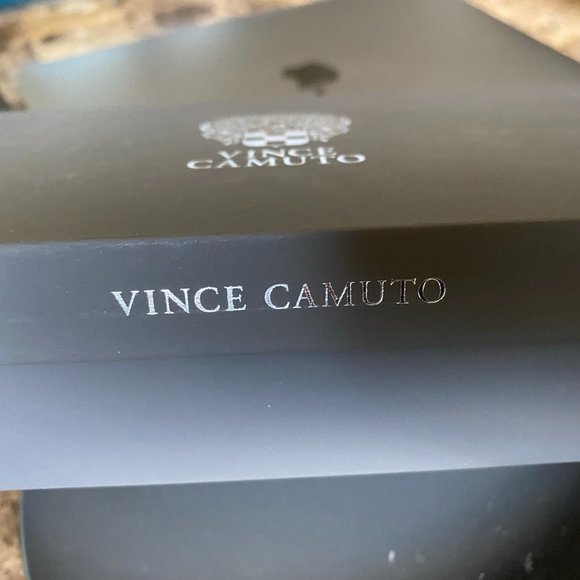 Vince Camuto 1147GYSVST Men's 47mm S/Steel Watch + Sunglasses Set - Picture 2 of 7